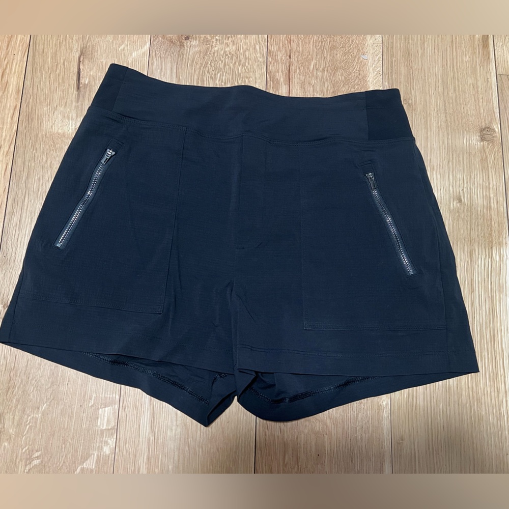 Athleta Black Women's Shorts with Zipper Pockets